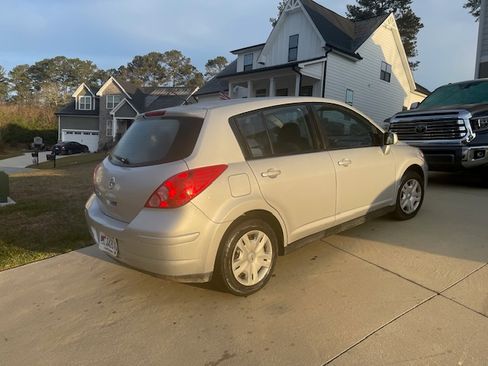 Used 2011 Nissan Versa 1.8 S image 4