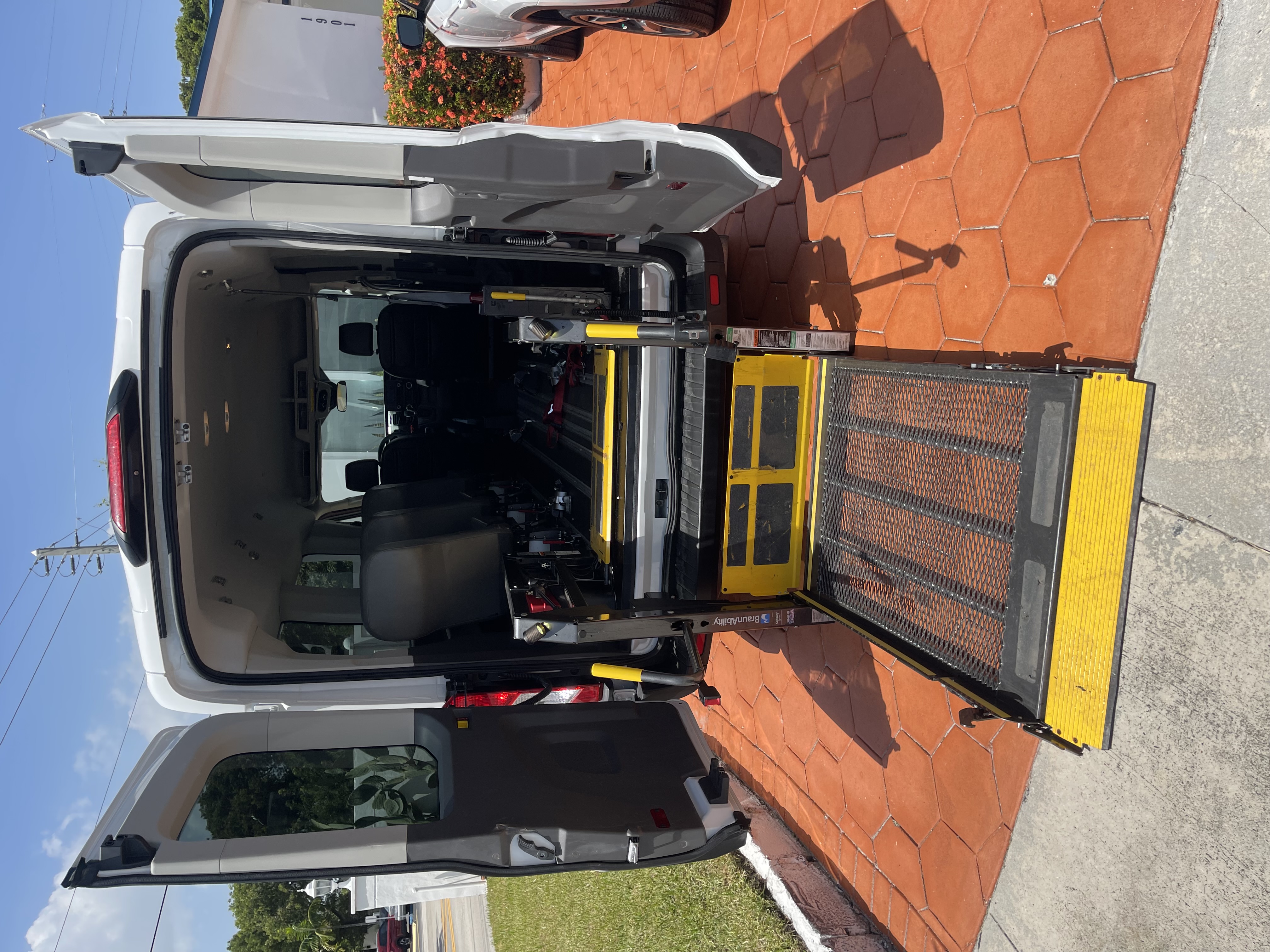 Used 2020 Ford Transit 150 XL RWD image 1