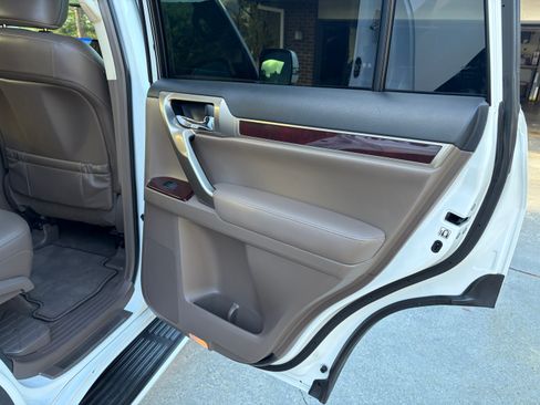 Used 2018 Lexus GX 460 Premium AWD/4WD image 15
