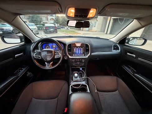 Used 2019 Chrysler 300 Touring w/ Sport Appearance Package RWD image 12
