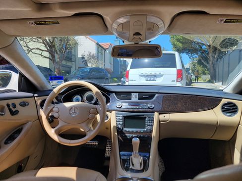 Used 2006 Mercedes-Benz CLS 55 AMG image 9