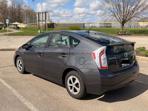 Used 2013 Toyota Prius Three image 9