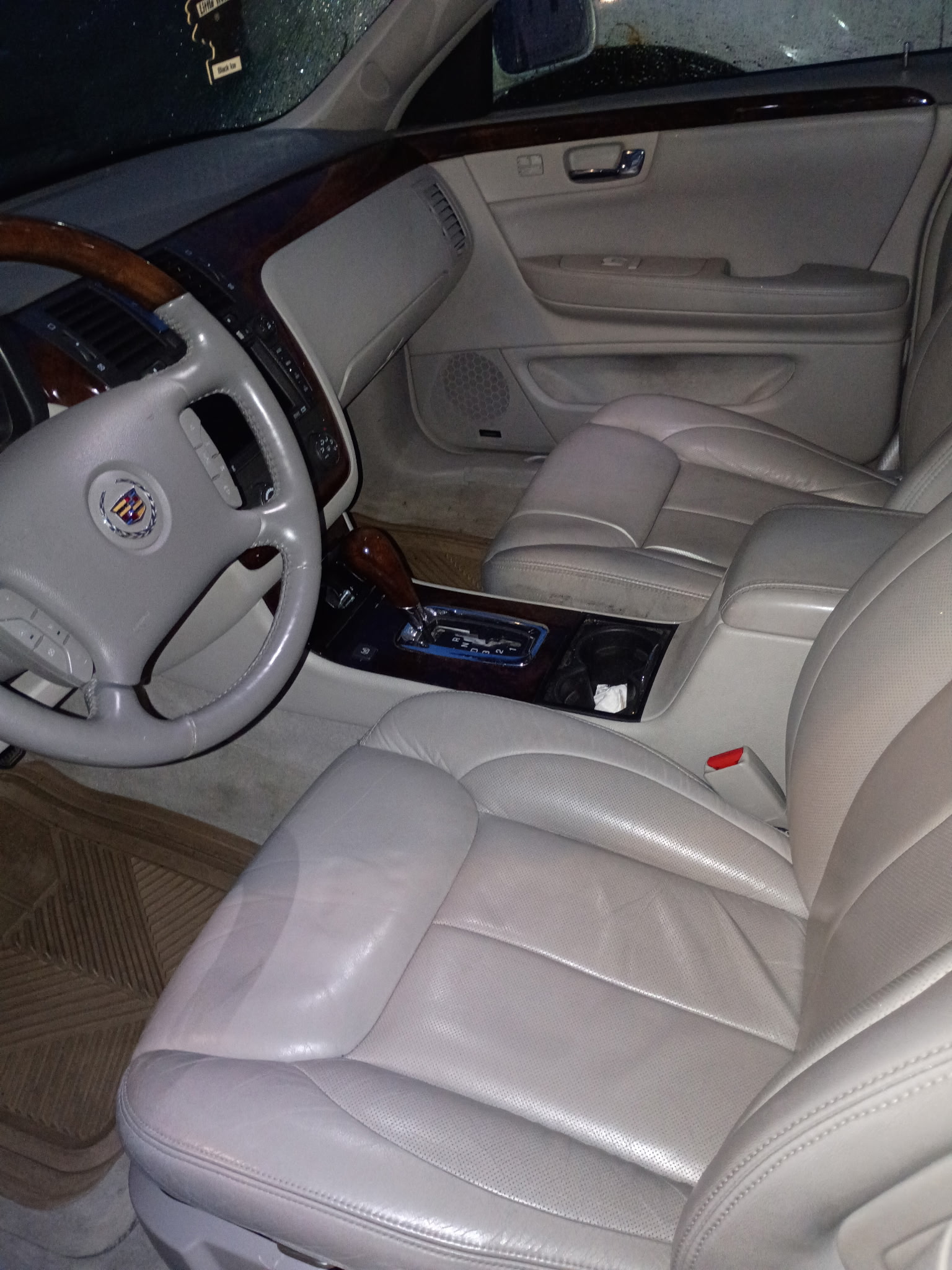 Used 2010 Cadillac DTS Premium FWD image 9