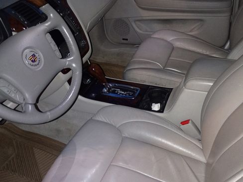 Used 2010 Cadillac DTS Premium FWD image 9
