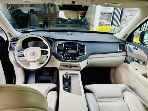 Used 2021 Volvo XC90 T8 Inscription w/ Lounge Package AWD/4WD image 5