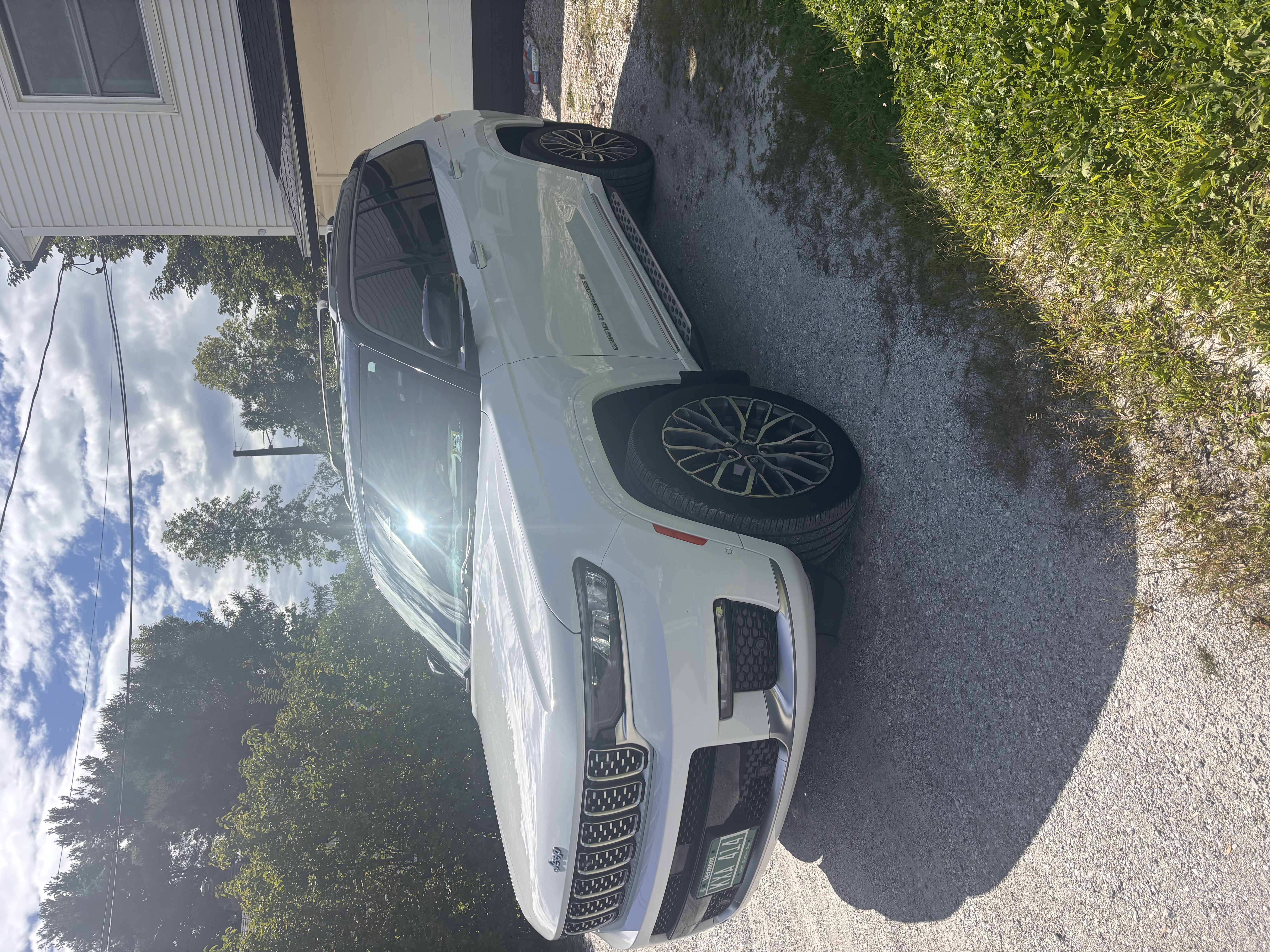 Used 2021 Jeep Grand Cherokee L Summit AWD/4WD image 1