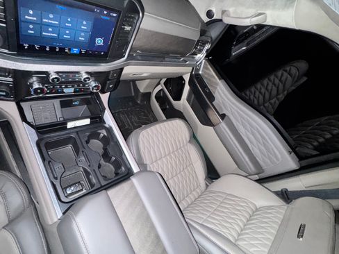 Used 2025 Ford F250 Platinum w/ Platinum Plus Package AWD/4WD image 6