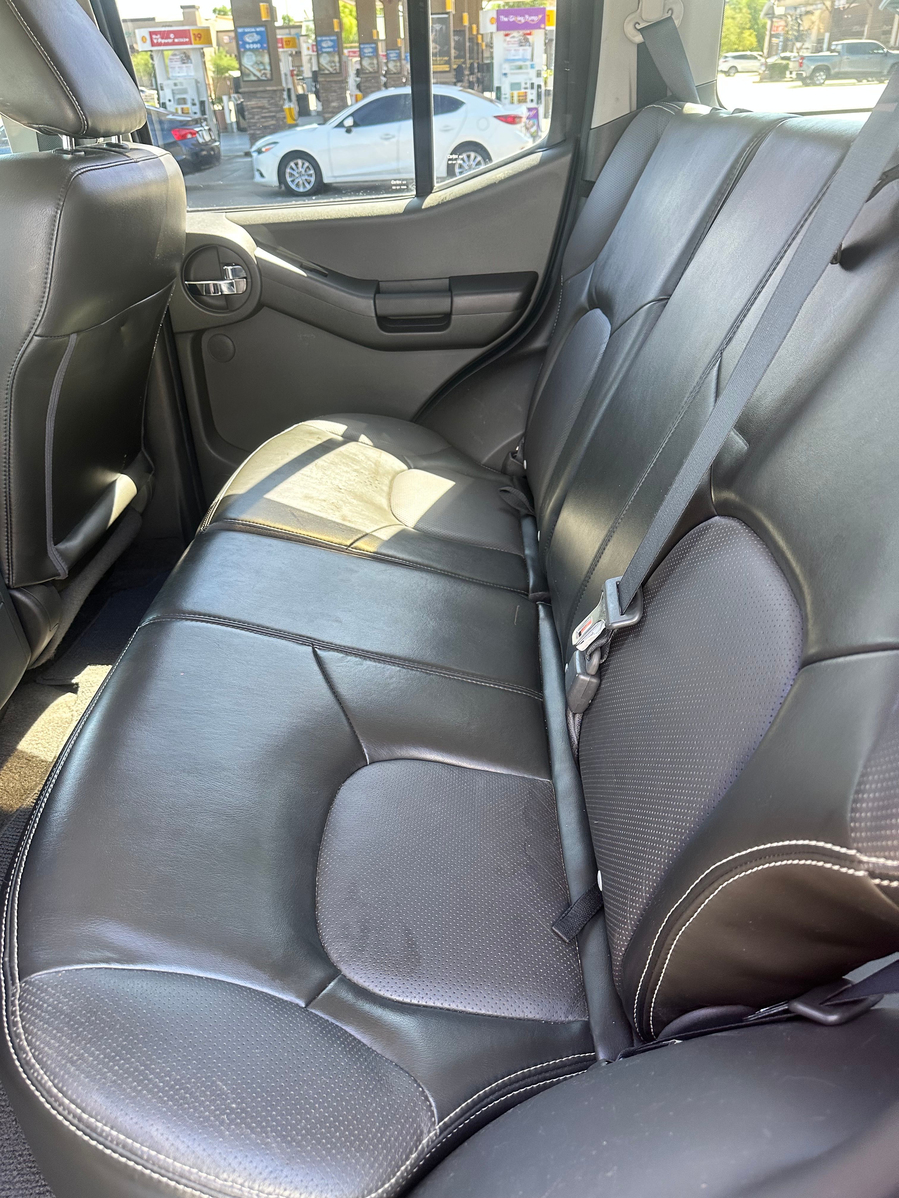 Used 2015 Nissan Xterra PRO-4X w/ Pro-4x Leather Package AWD/4WD image 13