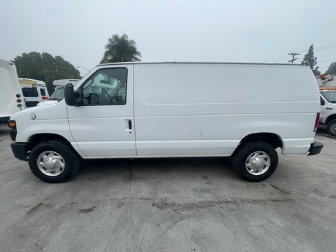 Used 2010 Ford E-250 and Econoline 250 image 24