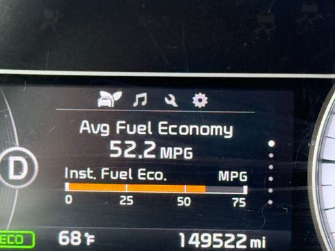 Used 2018 Kia Niro LX image 2