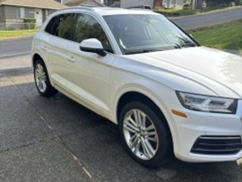 Used 2018 Audi Q5 2.0T Premium Plus w/ Premium Plus Package AWD/4WD image 4
