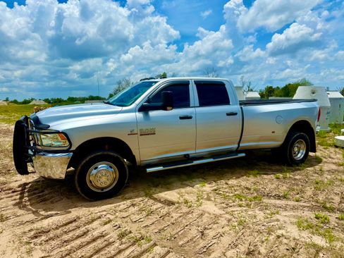 Used 2016 RAM 3500 Tradesman w/ Chrome Appearance Group image 5