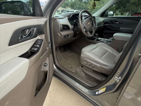 Used 2018 Chevrolet Traverse Premier w/ Driver Confidence II Package image 9