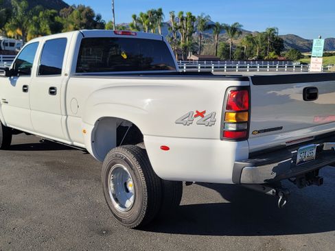 Used 2007 Chevrolet Silverado 3500 LT w/ Heavy-Duty Power Package image 18