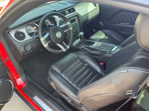 Used 2012 Ford Mustang GT Premium w/ HID Headlamps & Security Pkg RWD image 10