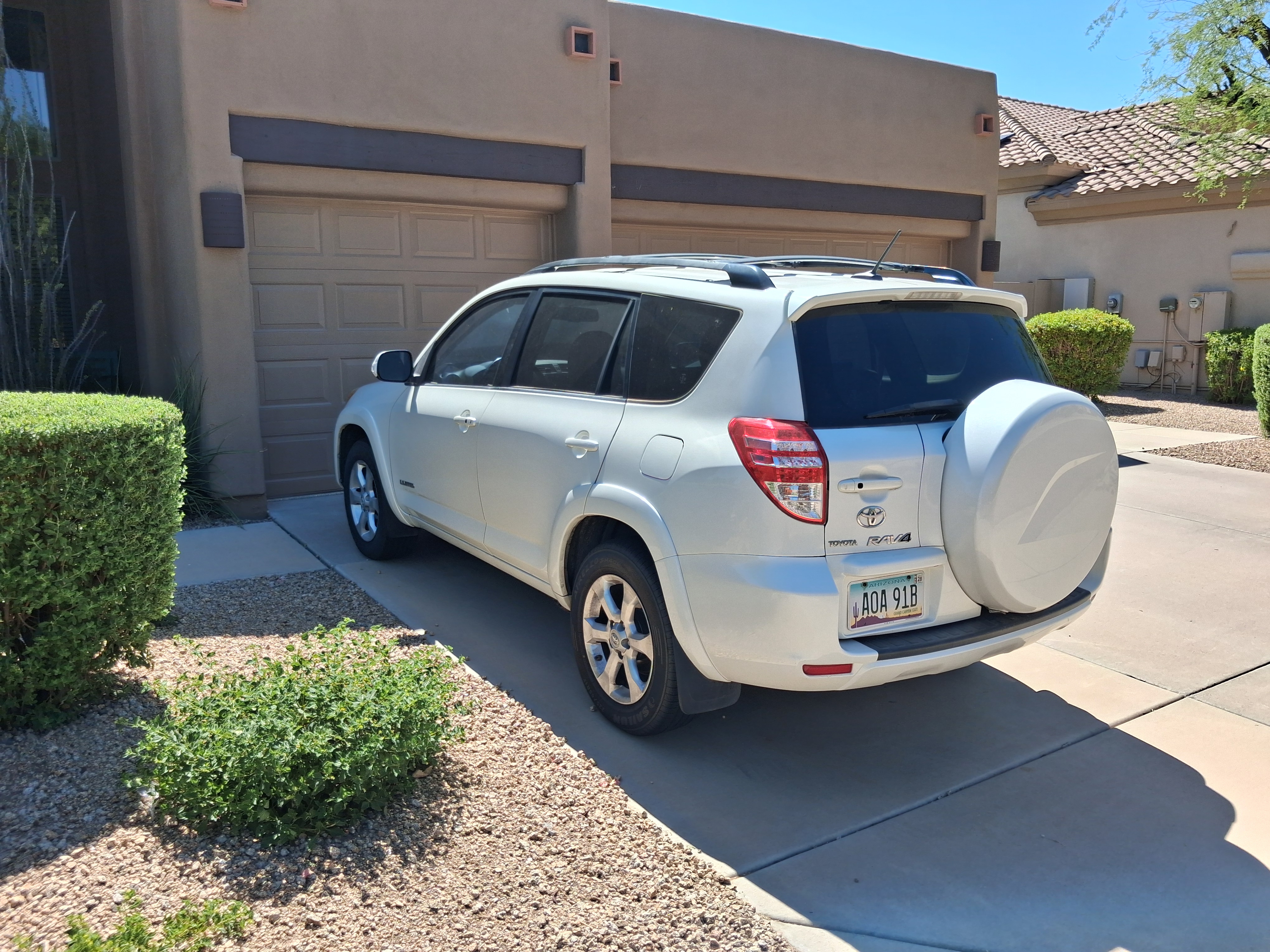 Used 2010 Toyota RAV4 Limited w/ Limited Extra Value Pkg AWD/4WD image 2