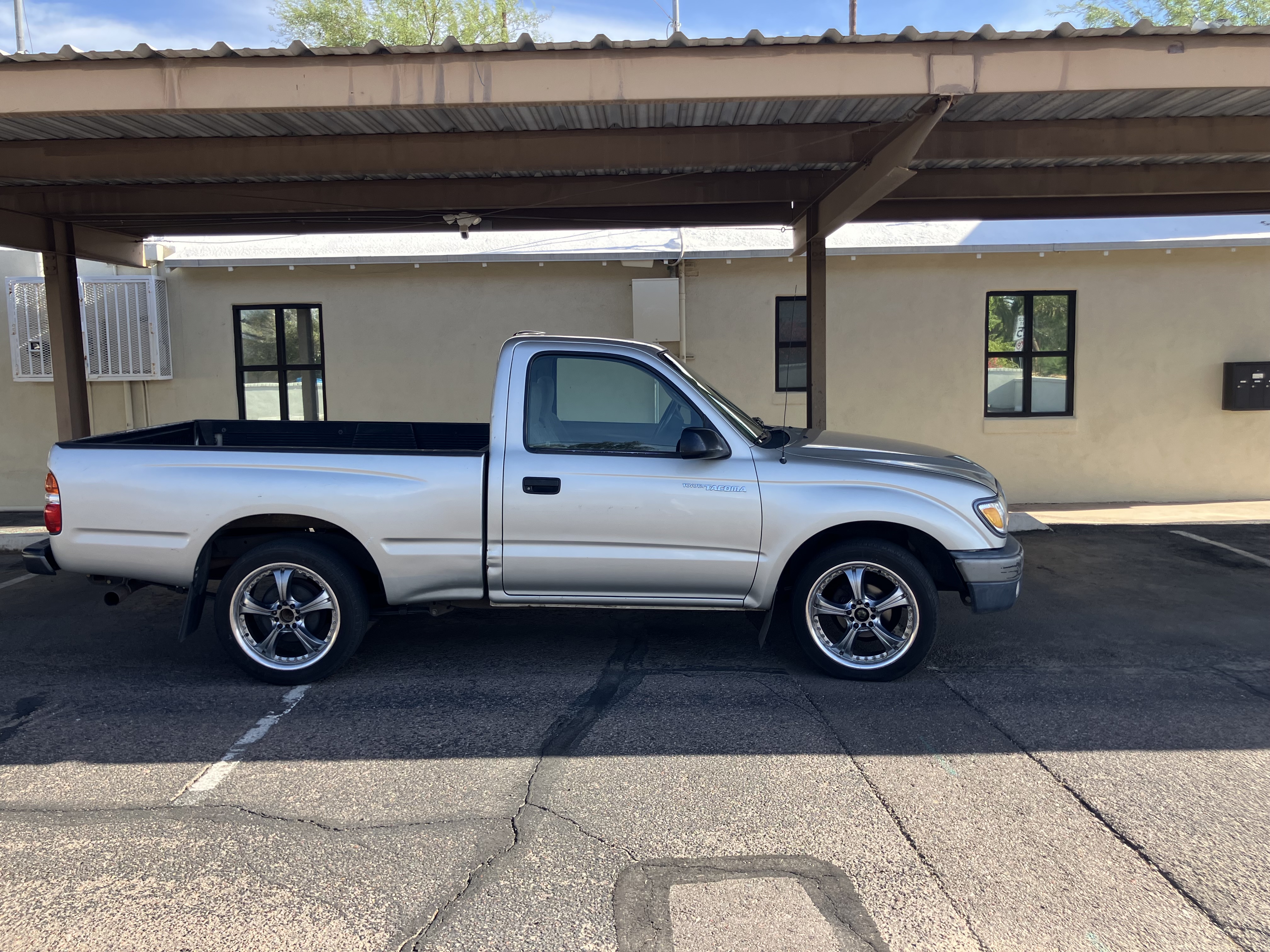Used 2004 Toyota Tacoma 2WD Regular Cab w/ Enhancement Pkg image 9