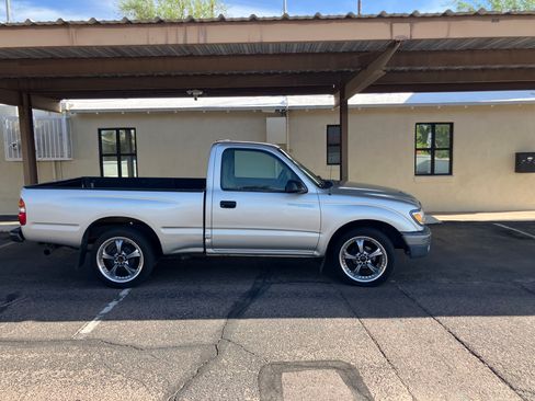 Used 2004 Toyota Tacoma 2WD Regular Cab w/ Enhancement Pkg image 9