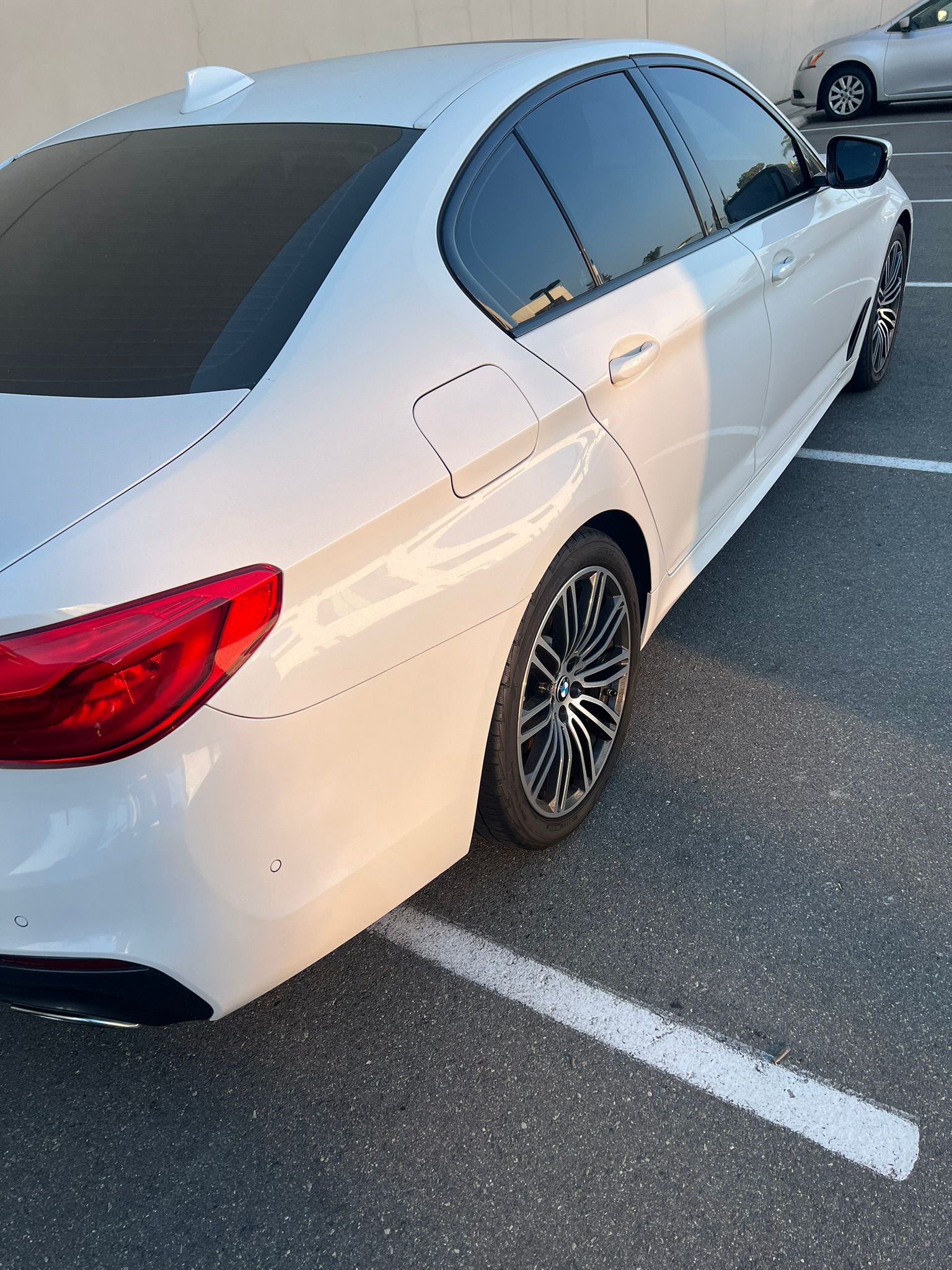 Used 2019 BMW 530i w/ M Sport Package RWD image 4