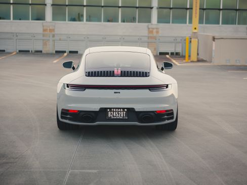 Used 2022 Porsche 911 Carrera S RWD image 8