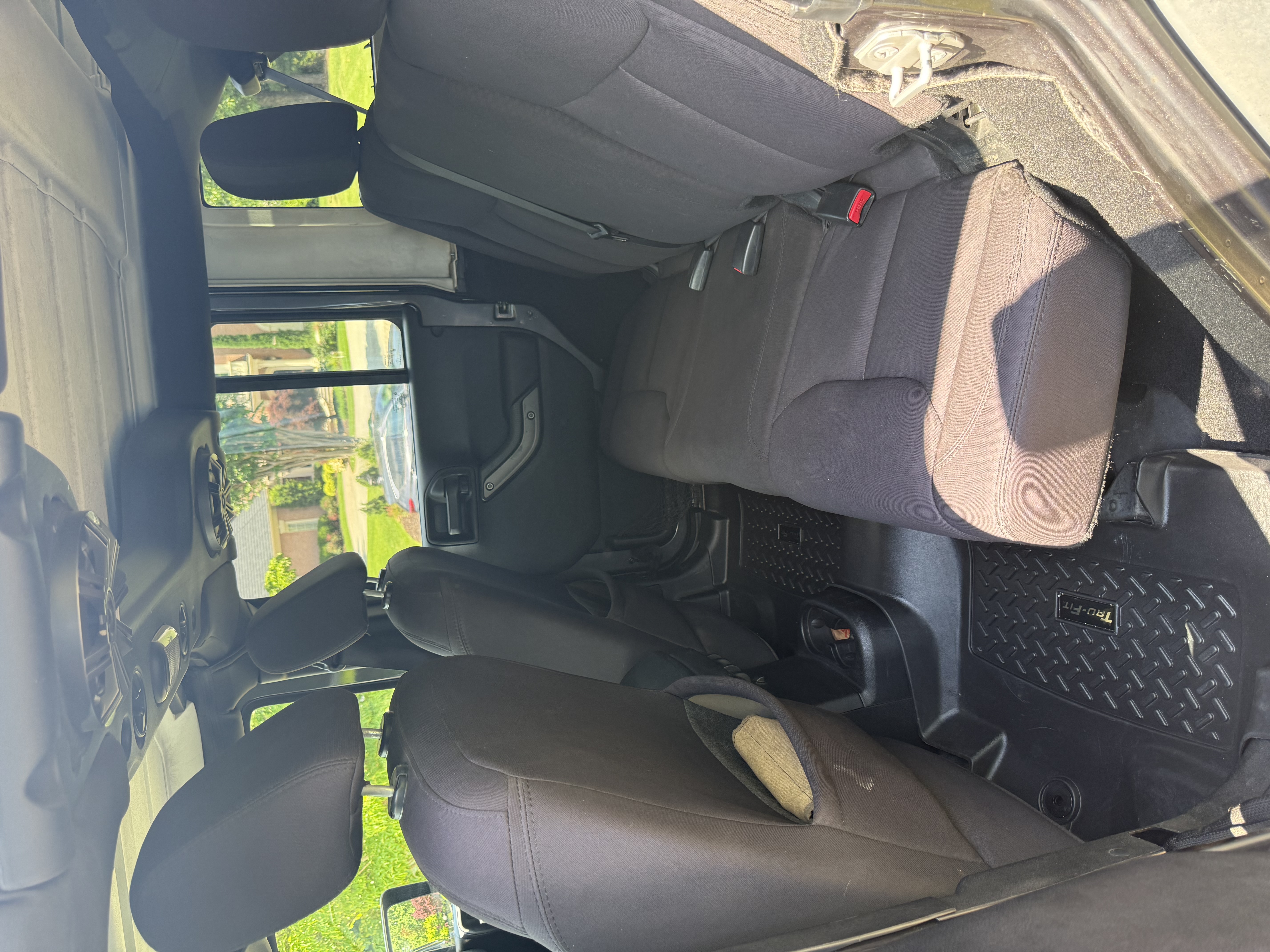 Used 2014 Jeep Wrangler Unlimited Sport w/ Quick Order Package 24S AWD/4WD image 9