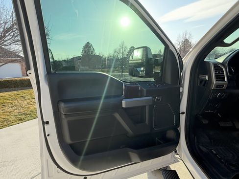 Used 2017 Ford F350 Platinum w/ Platinum Ultimate Package image 13