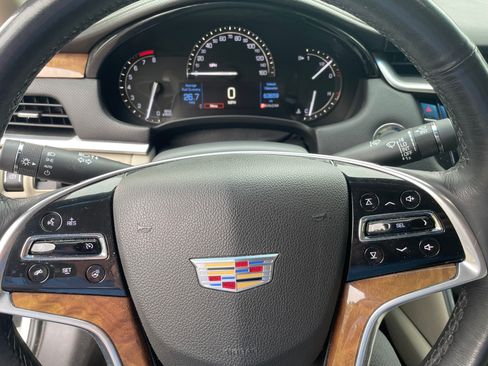 Used 2018 Cadillac XTS Luxury image 8