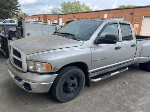 Used 2005 Dodge Ram 3500 Truck SLT image 2