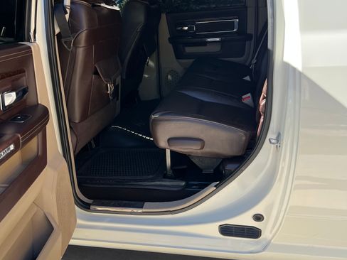 Used 2016 RAM 2500 Longhorn w/ Convenience Group AWD/4WD image 8