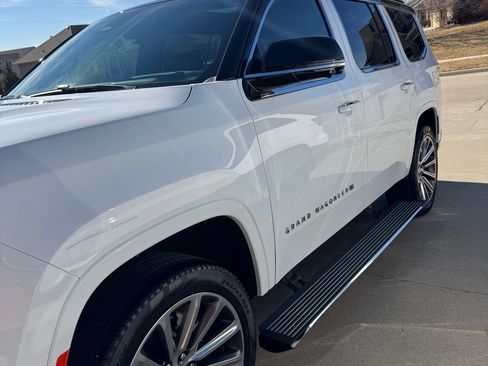 Used 2023 Jeep Grand Wagoneer 4WD w/ Rear Seat Video Group 1 image 6