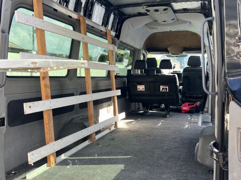 Used 2016 Mercedes-Benz Sprinter 2500 image 17