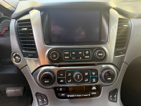 Used 2016 Chevrolet Suburban LT image 15