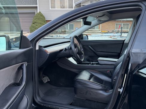 Used 2020 Tesla Model Y Long Range image 8