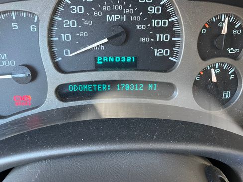 Used 2004 GMC Yukon Denali image 8