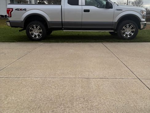 Used 2015 Ford F150 XLT w/ Trailer Tow Package image 14