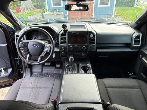 Used 2019 Ford F150 XLT w/ Equipment Group 302A Luxury AWD/4WD image 8