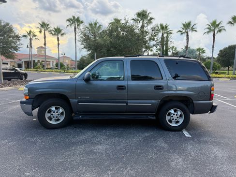 Used 2001 Chevrolet Tahoe LS w/ LS Preferred Equipment Group image 2