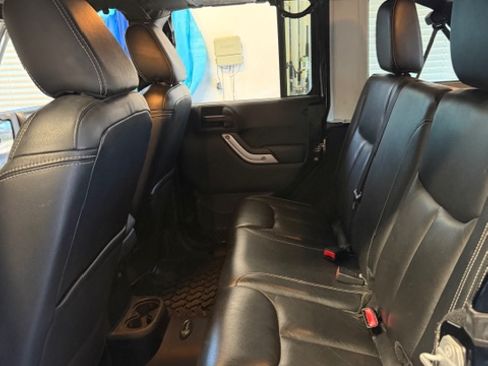 Used 2015 Jeep Wrangler Unlimited Sahara w/ Trailer Tow Group image 15