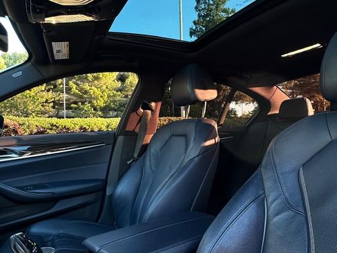 Used 2018 BMW 530e image 21