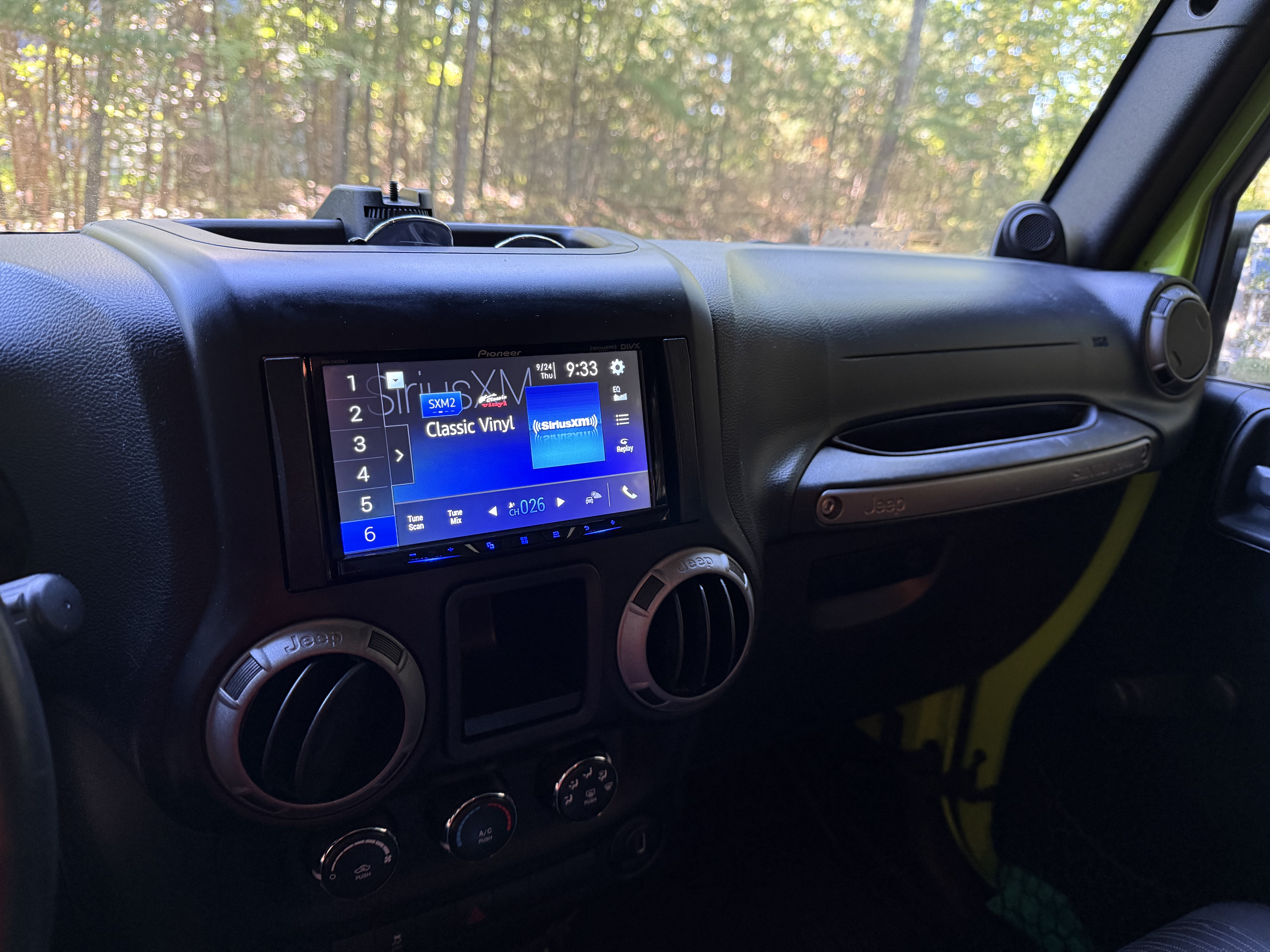 Used 2012 Jeep Wrangler Unlimited Sport w/ Connectivity Group AWD/4WD image 11