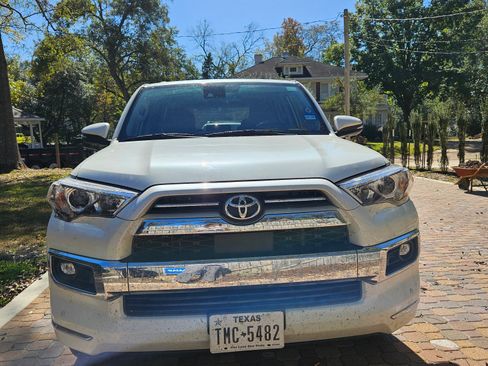 Used 2021 Toyota 4Runner Limited image 4