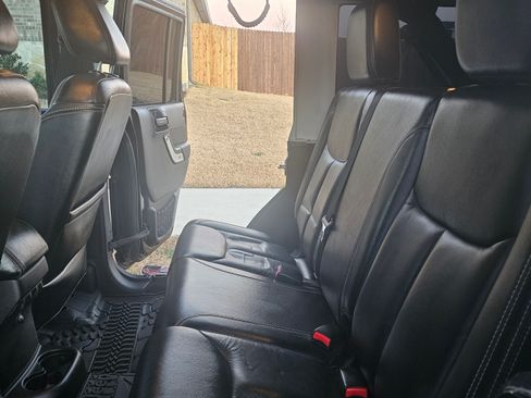 Used 2014 Jeep Wrangler Unlimited Rubicon image 21