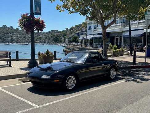 Used 1993 MAZDA MX-5 Miata Limited Edition RWD image 1