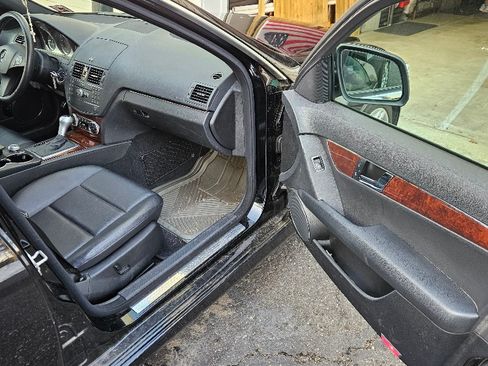 Used 2009 Mercedes-Benz C 300 4MATIC Sedan image 11