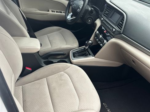 Used 2020 Hyundai Elantra SE image 11