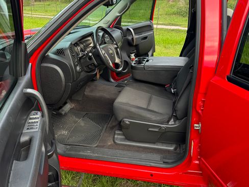 Used 2014 Chevrolet Silverado 2500 LT AWD/4WD image 11