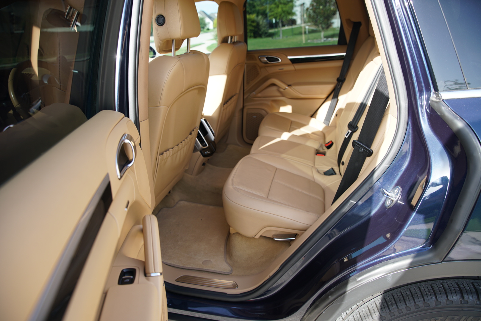 Used 2011 Porsche Cayenne S AWD/4WD image 11