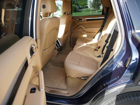 Used 2011 Porsche Cayenne S AWD/4WD image 11