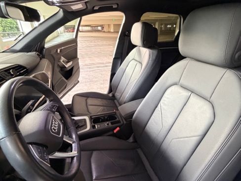 Used 2020 Audi Q3 2.0T Premium Plus w/ Premium Plus Package image 14