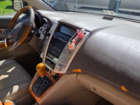 Used 2005 Lexus RX 330 AWD image 2